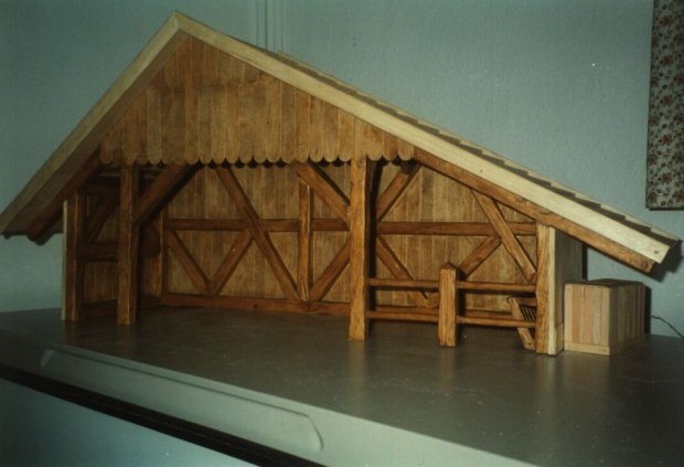 Dach und Kiste streichen